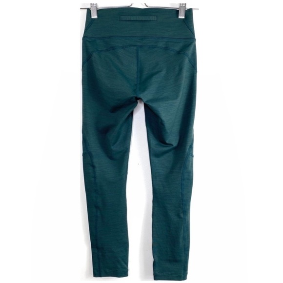 OUTDOOR Voices Core 3/4 Leggings Tights in Ever Green - Picture 5 of 8